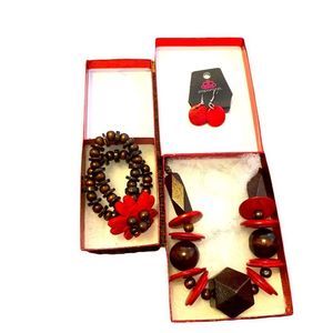 Fabulous Wooden Jewelry Set